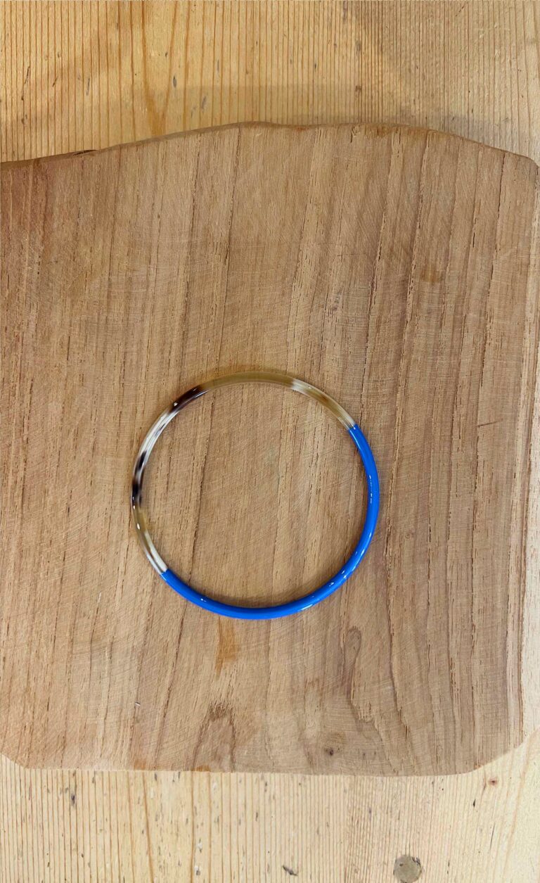 Bracelet corne fin bleu