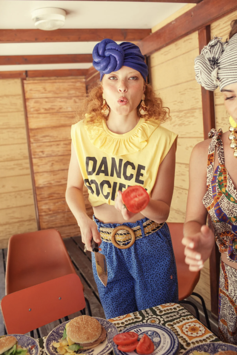 Pantalon bleu imprimé animal – Sisters Department Mannequin