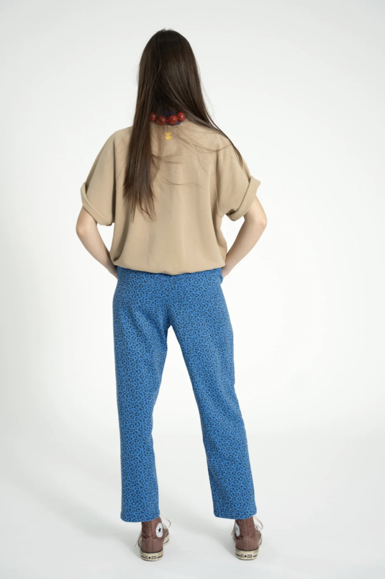 Pantalon bleu imprimé animal – Sisters Department Dos