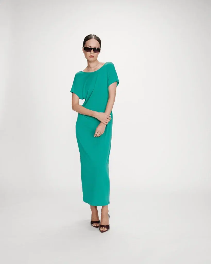 Robe longue Peace verte en modal à manches courtes – Grace & Mila